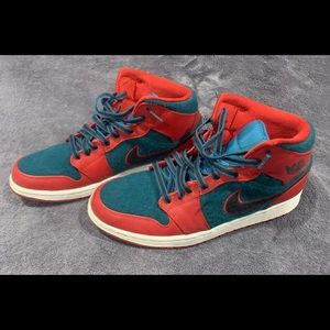 Mens Jordan 1 mid size 11 Green/Red
